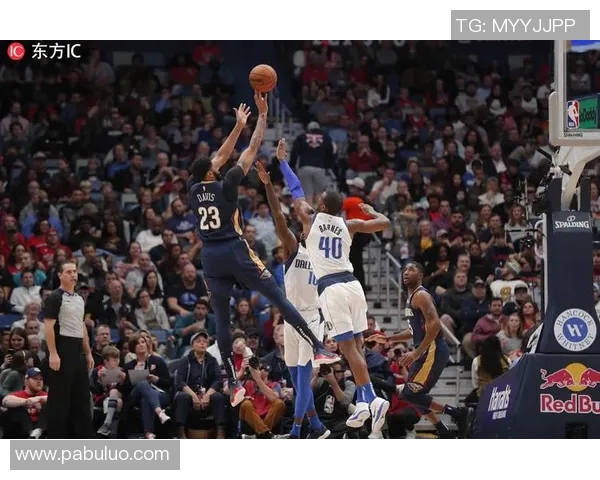 戴维斯在对阵鹈鹕的比赛中狂砍41分展现超强实力引发热议